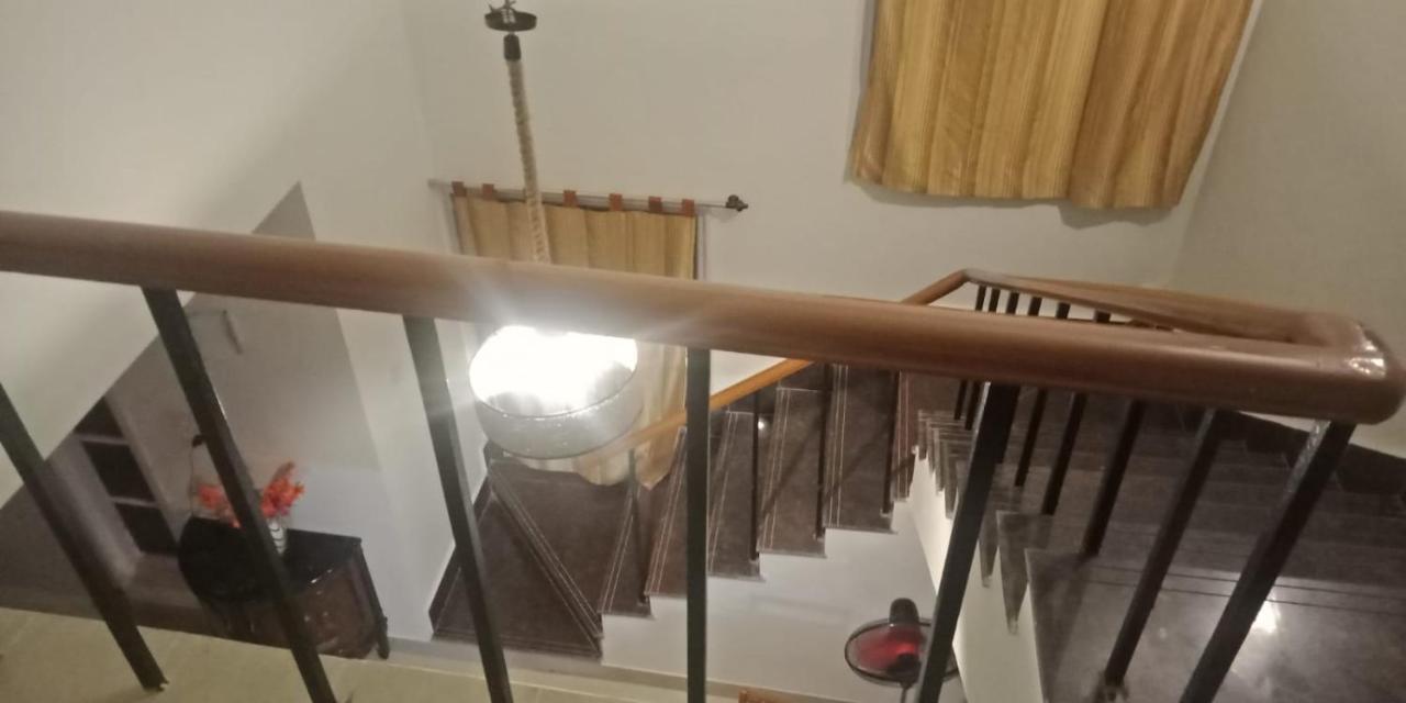 Advani Homestay Hāora Екстериор снимка